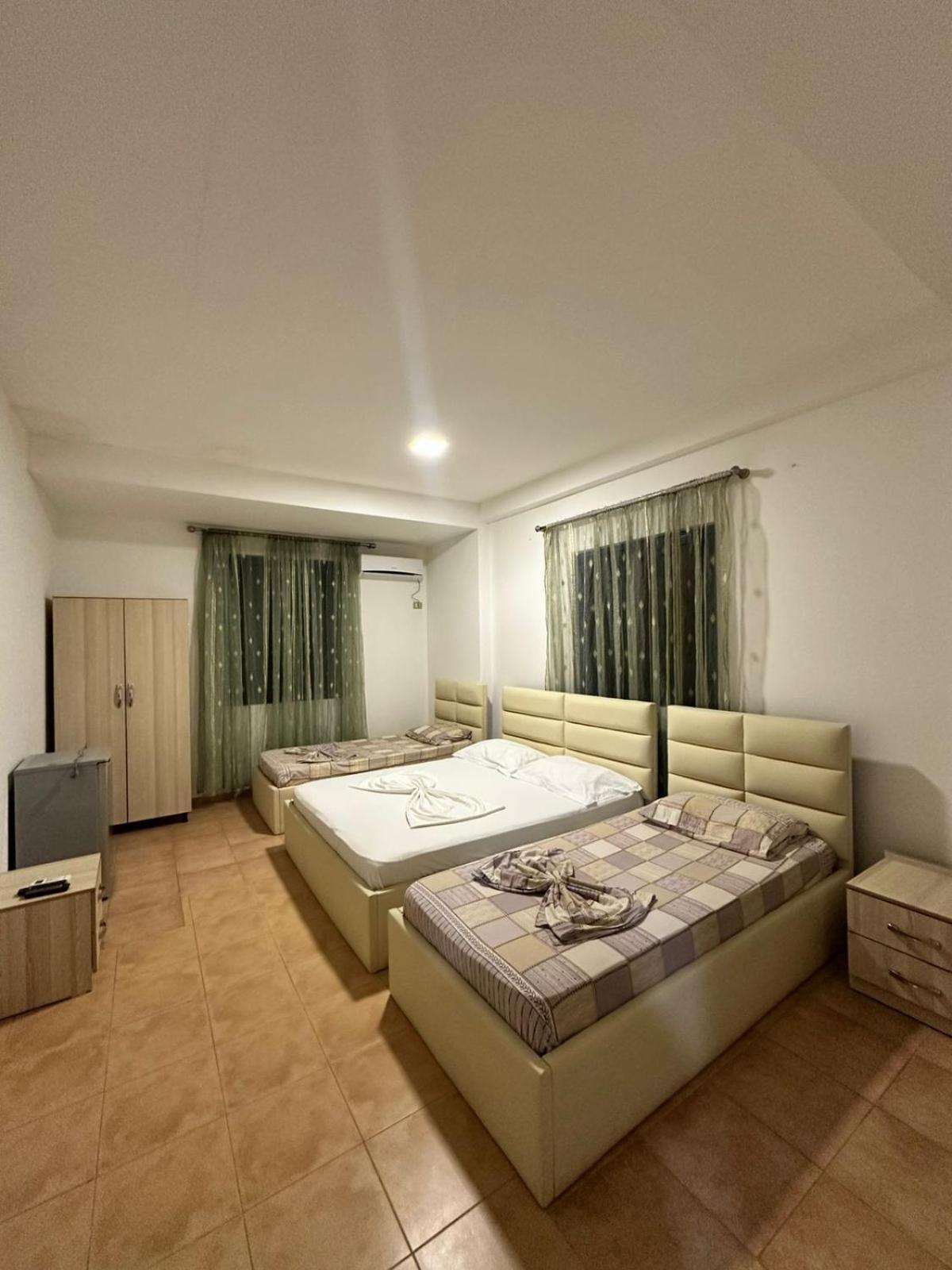 Nana E Detit Hotell Shëngjin
